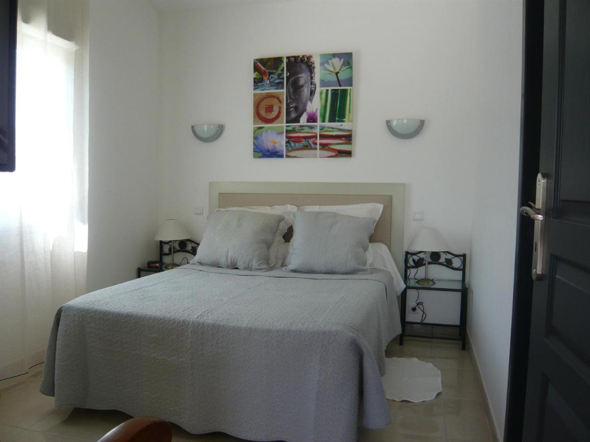 Апартаменти Locations Des Alpilles Сен-Ремі-де-Прованс Екстер'єр фото