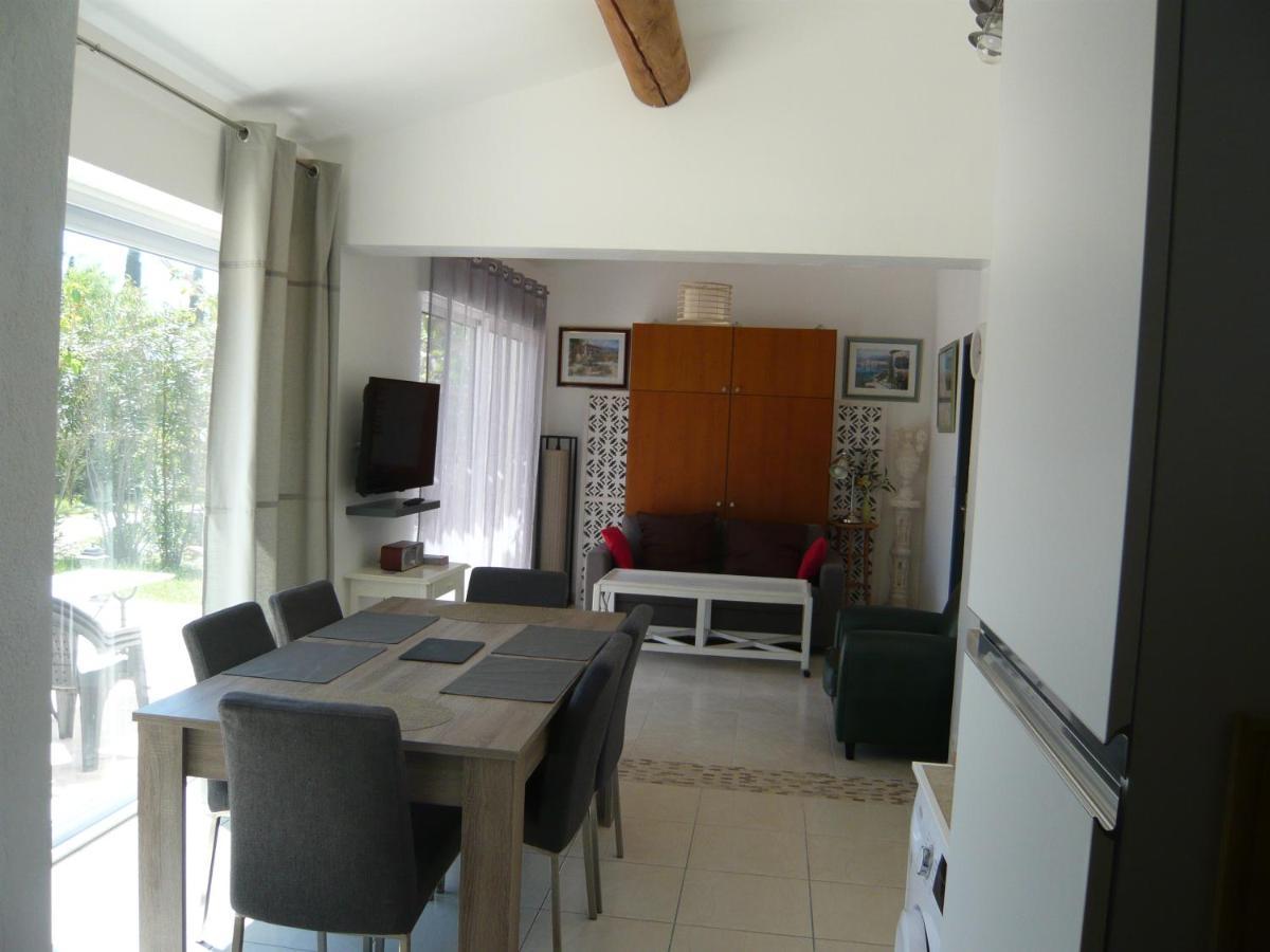 Апартаменти Locations Des Alpilles Сен-Ремі-де-Прованс Екстер'єр фото