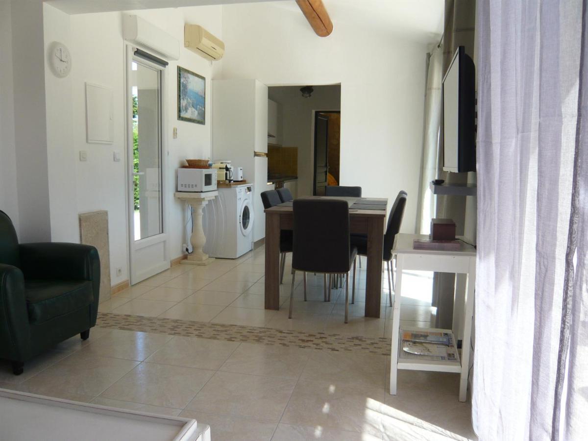 Апартаменти Locations Des Alpilles Сен-Ремі-де-Прованс Екстер'єр фото