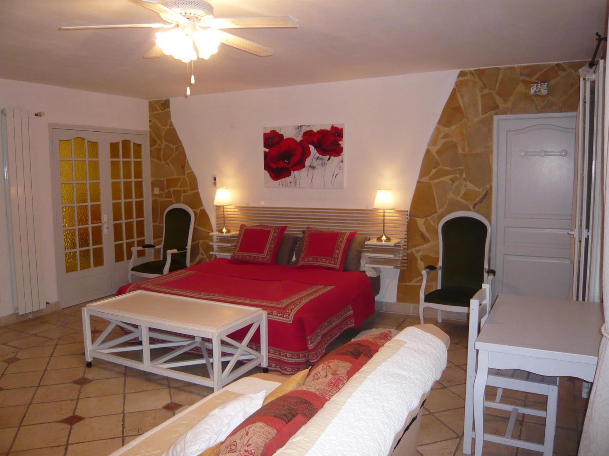 Апартаменти Locations Des Alpilles Сен-Ремі-де-Прованс Екстер'єр фото