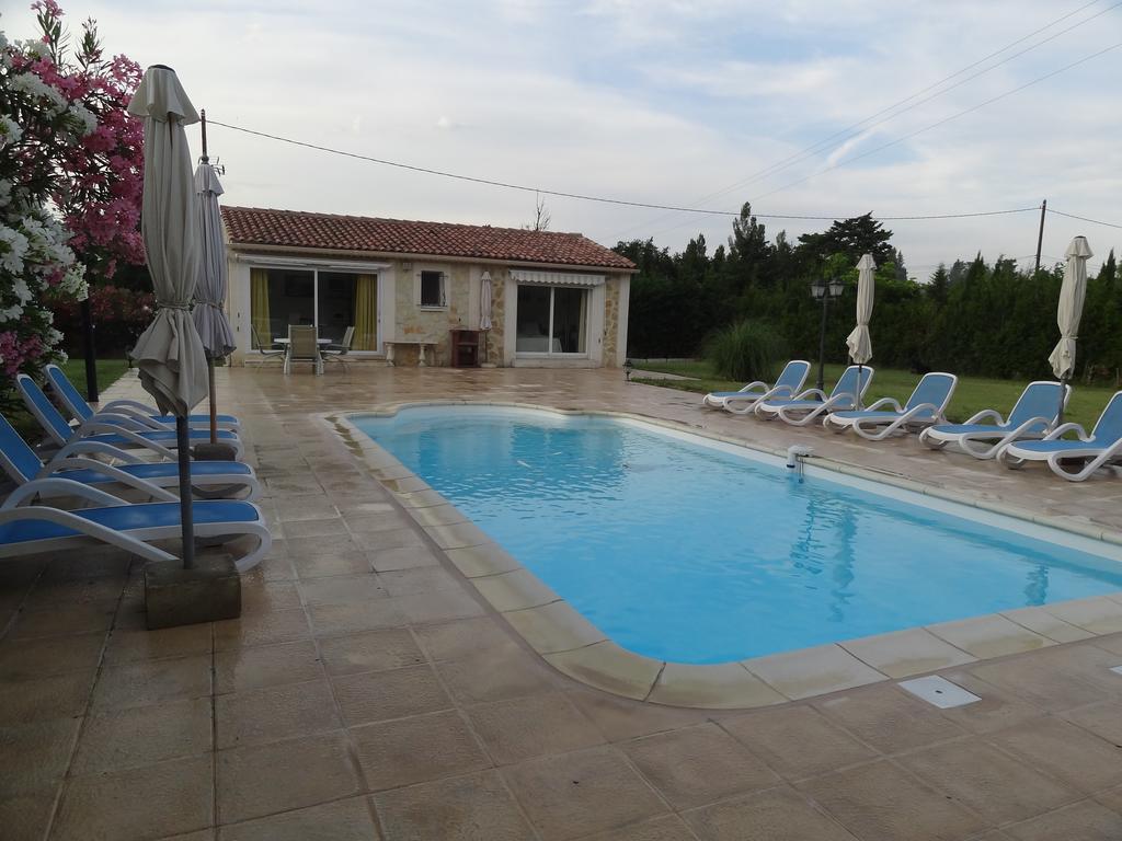 Апартаменти Locations Des Alpilles Сен-Ремі-де-Прованс Номер фото
