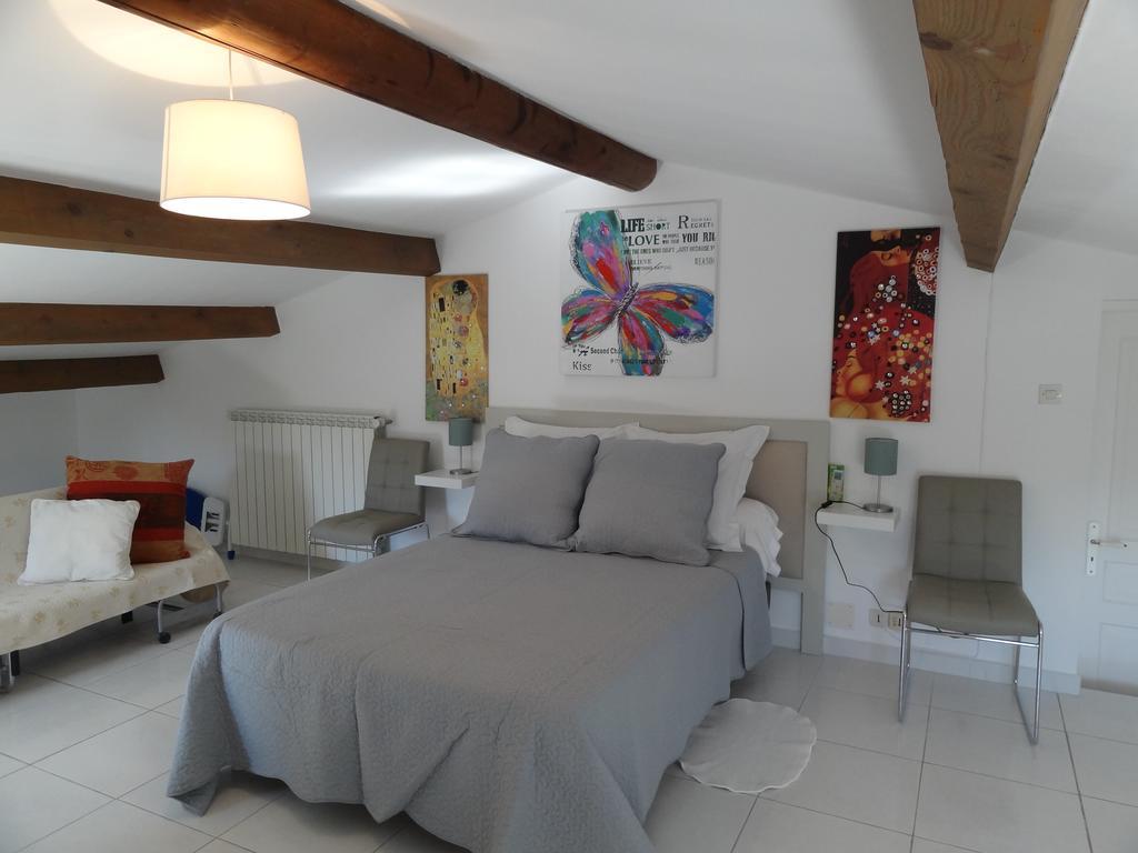 Апартаменти Locations Des Alpilles Сен-Ремі-де-Прованс Екстер'єр фото