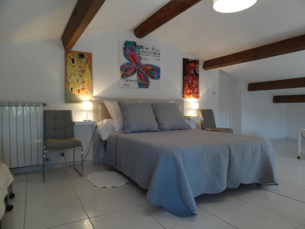 Апартаменти Locations Des Alpilles Сен-Ремі-де-Прованс Екстер'єр фото