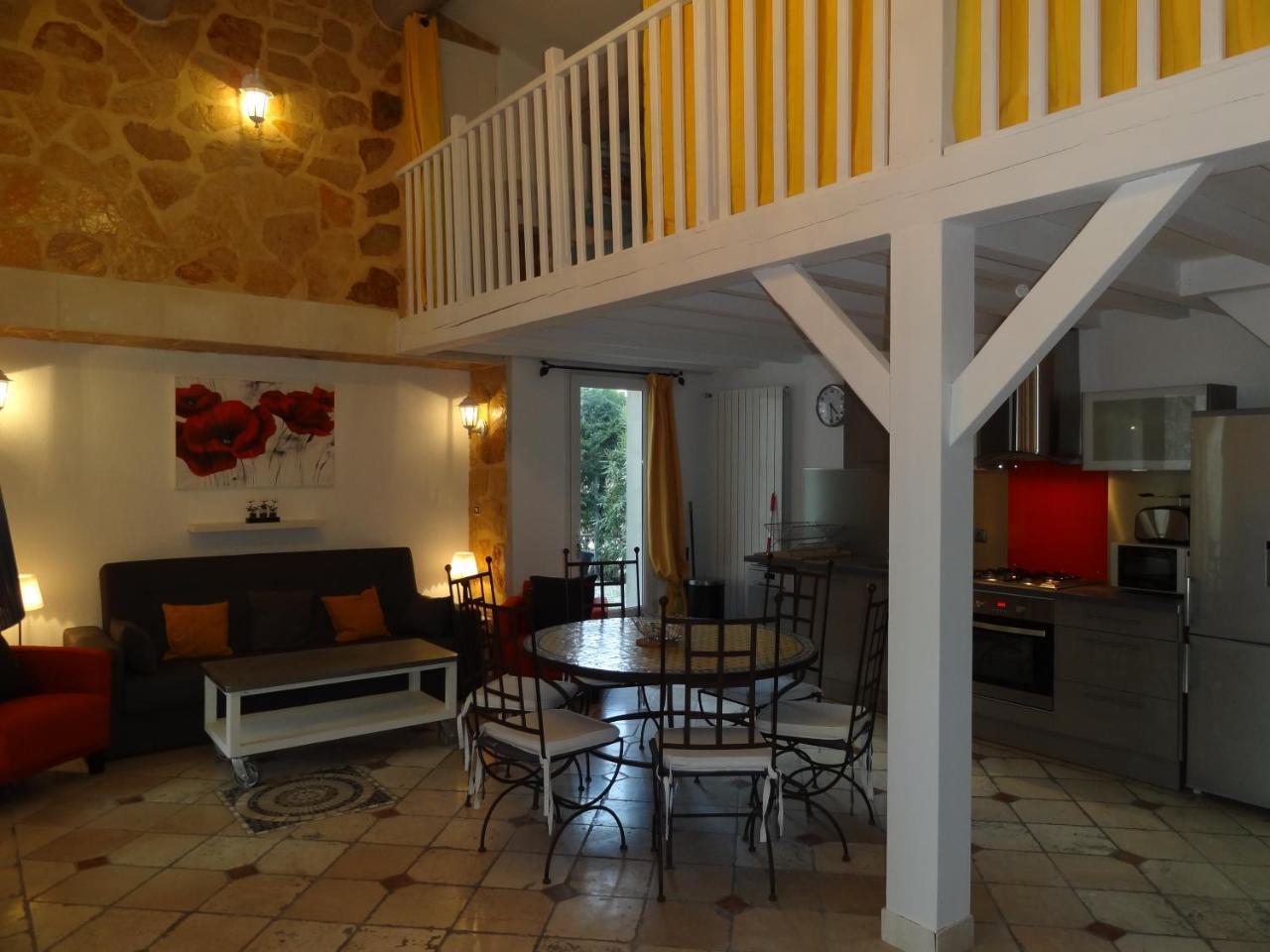 Апартаменти Locations Des Alpilles Сен-Ремі-де-Прованс Екстер'єр фото